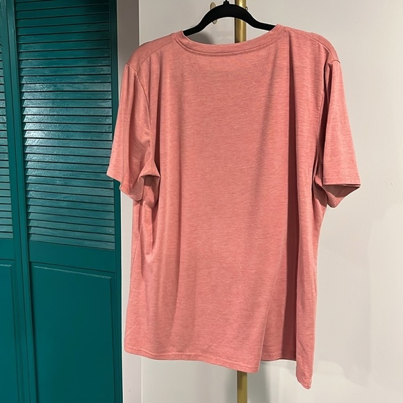 VINTAGE Pink Graphic Tee with Dolly Parton - Picture 4 of 4